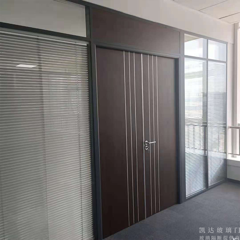 济南玻璃隔断为何受欢迎？